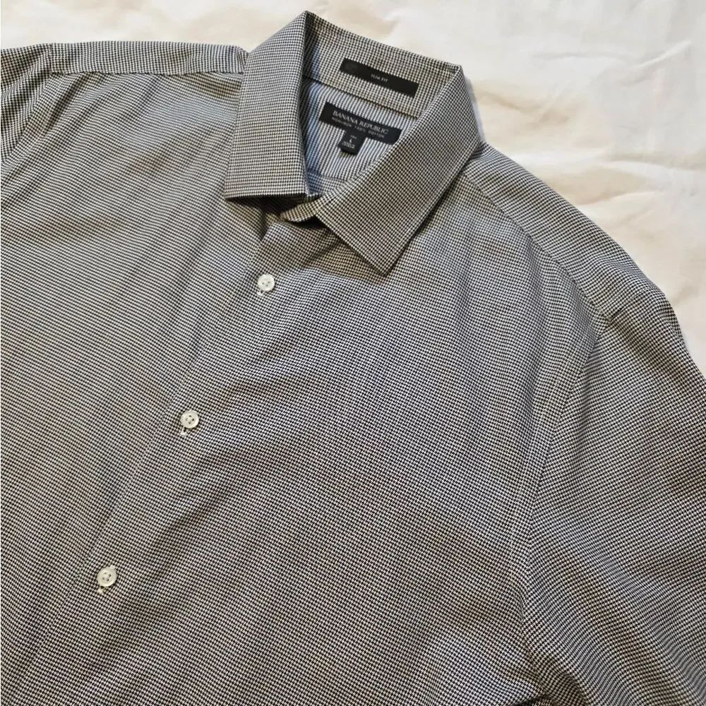 Banana Republic Mens 16.5